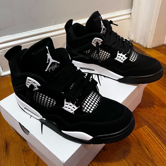 Air Jordan 4 Retro White Thunder - Picture 3 of 8